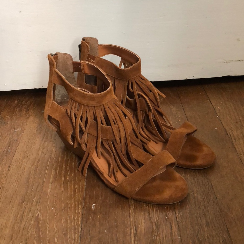 Fringe Wedges
